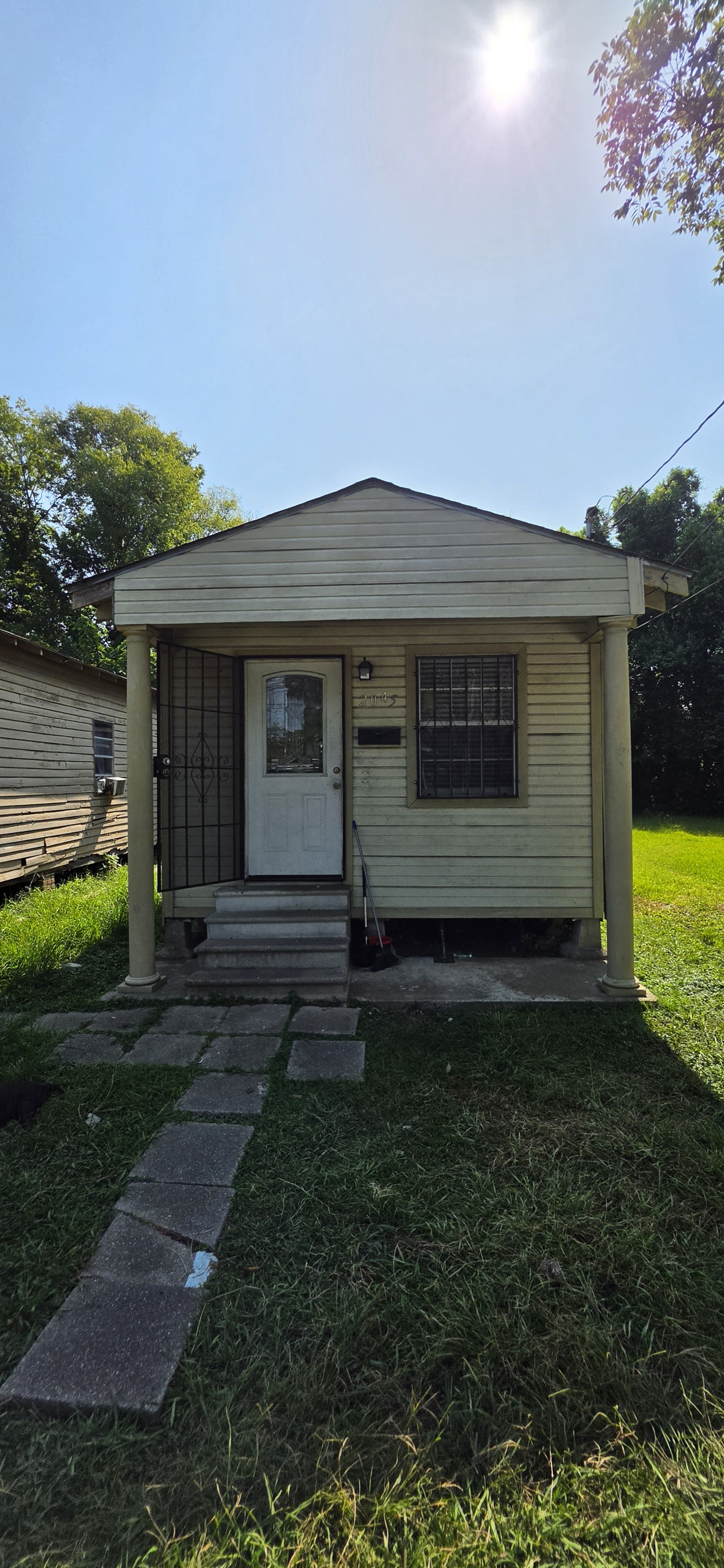 Property main image